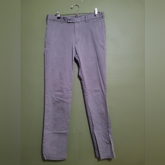 Uniqlo Men’s Slim Fit Chino Pants – Gray (33x34) - Picture 1 of 2
